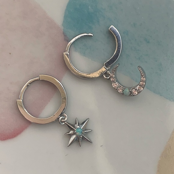 NWT 925 Sterling Silver Star Moon Celestial Dainty Huggie Hoop Opal Earrings - Picture 9 of 12